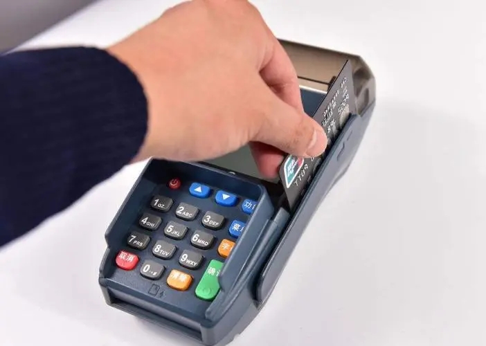 手機(jī)POS機(jī)和傳統(tǒng)POS機(jī)哪個(gè)費(fèi)率低? 手機(jī)POS機(jī)和傳統(tǒng)POS機(jī)哪個(gè)費(fèi)率低?